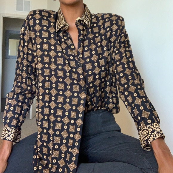 Tops - Vintage patterned blouse